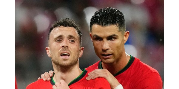Razlog zašto CRISTIANO RONALDO nije prisustvovao sprovodu Dioga Jote Razlog zašto CRISTIANO RONALDO nije prisustvovao sprovodu Dioga Jote